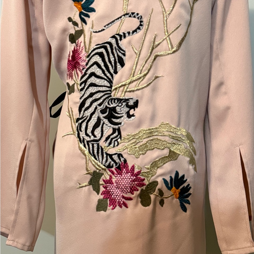 Topshop Elegant Floral Embroidered Robe - Pink and Navy - Picture 3 of 4